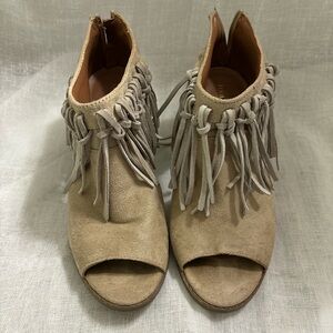 Fringe Open-Toe Suede Ankle Boots - Tan